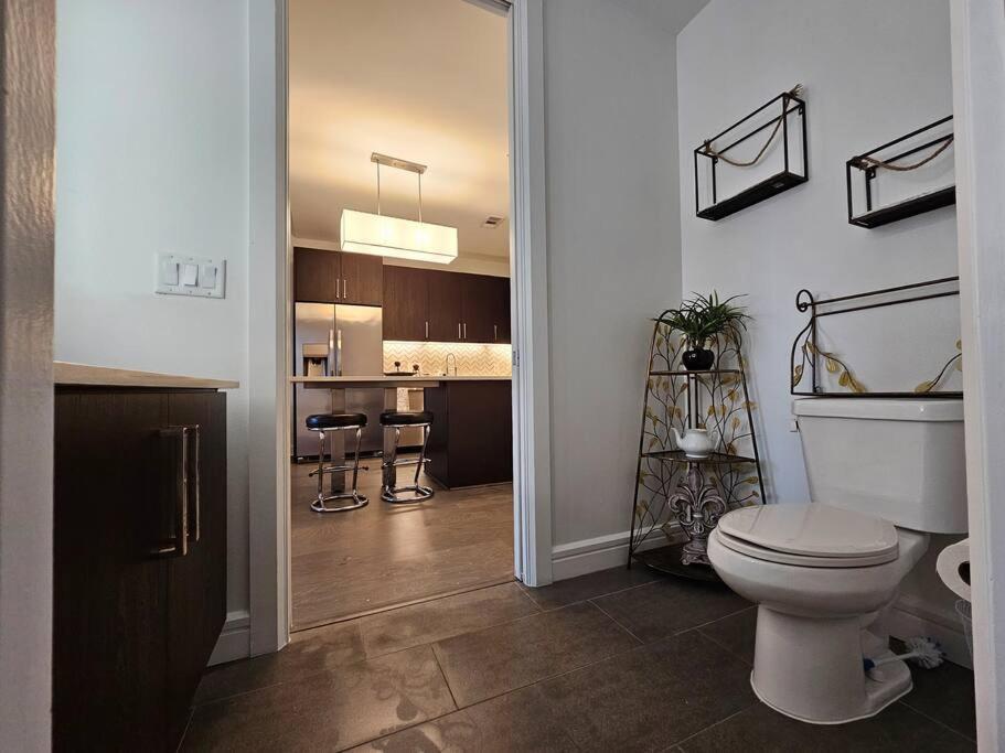 휴스턴 Luxury Highrise In Midtown - Skyline Views And Chic Decor 아파트 외부 사진