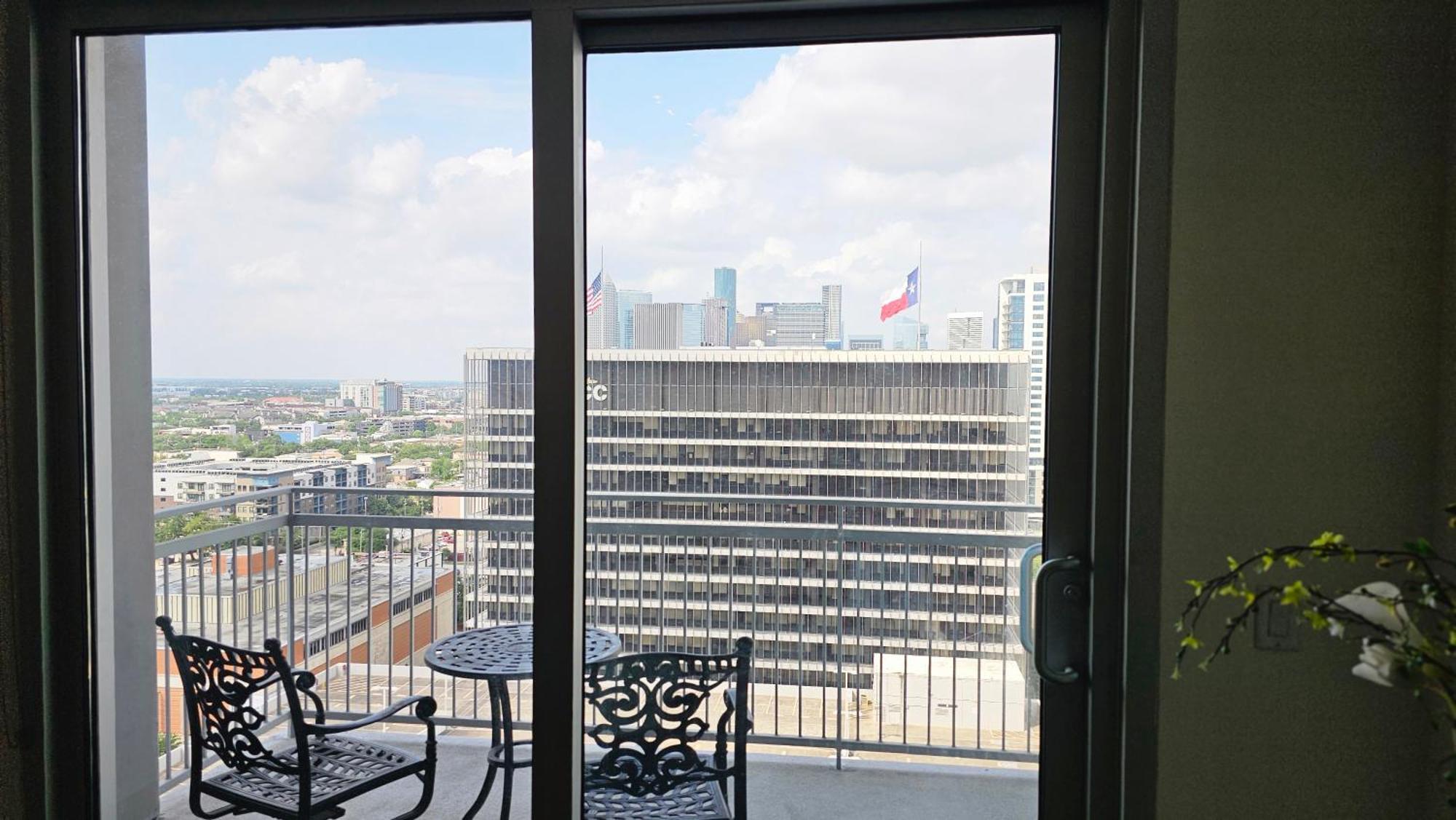 휴스턴 Luxury Highrise In Midtown - Skyline Views And Chic Decor 아파트 외부 사진