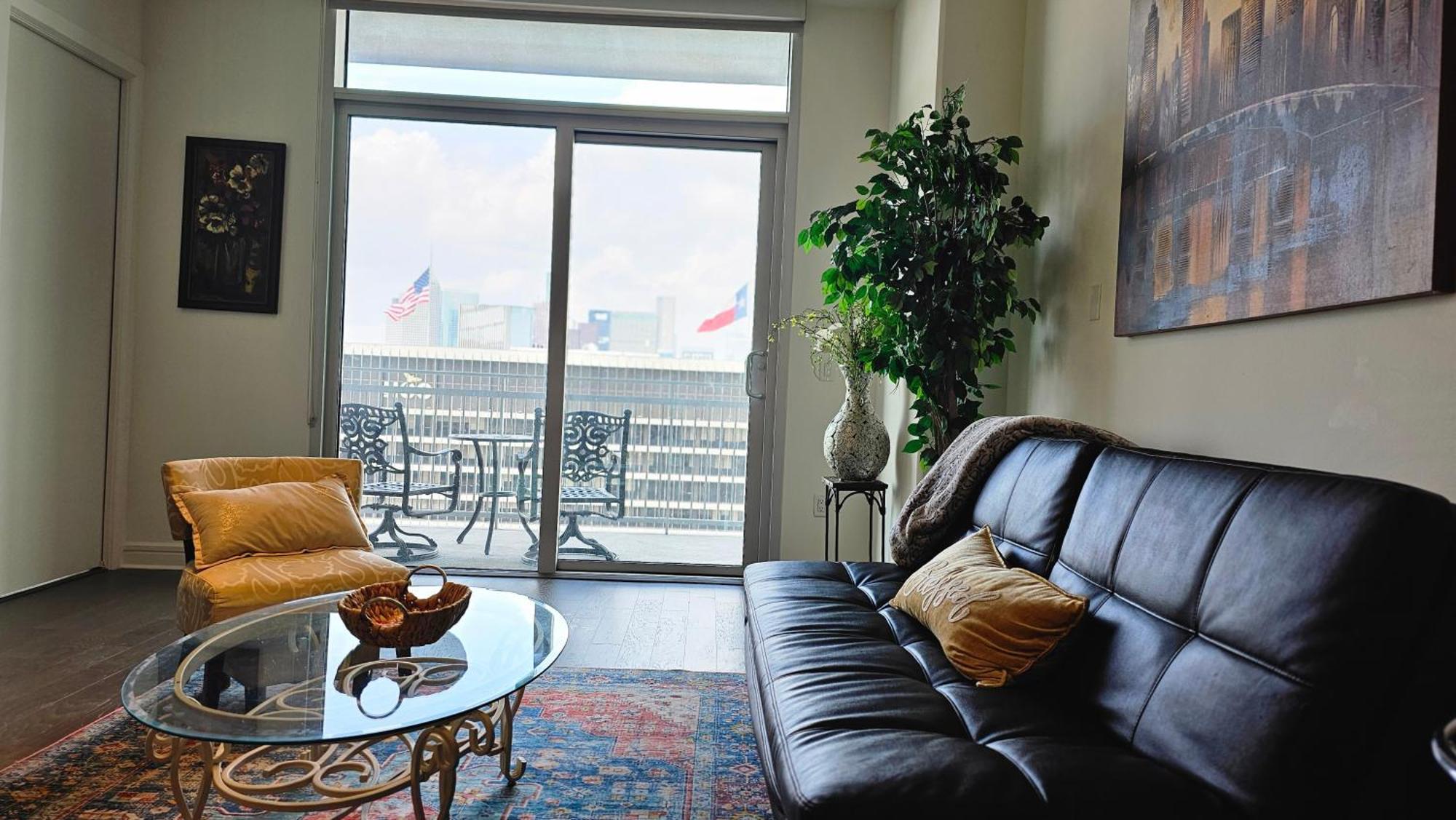휴스턴 Luxury Highrise In Midtown - Skyline Views And Chic Decor 아파트 외부 사진